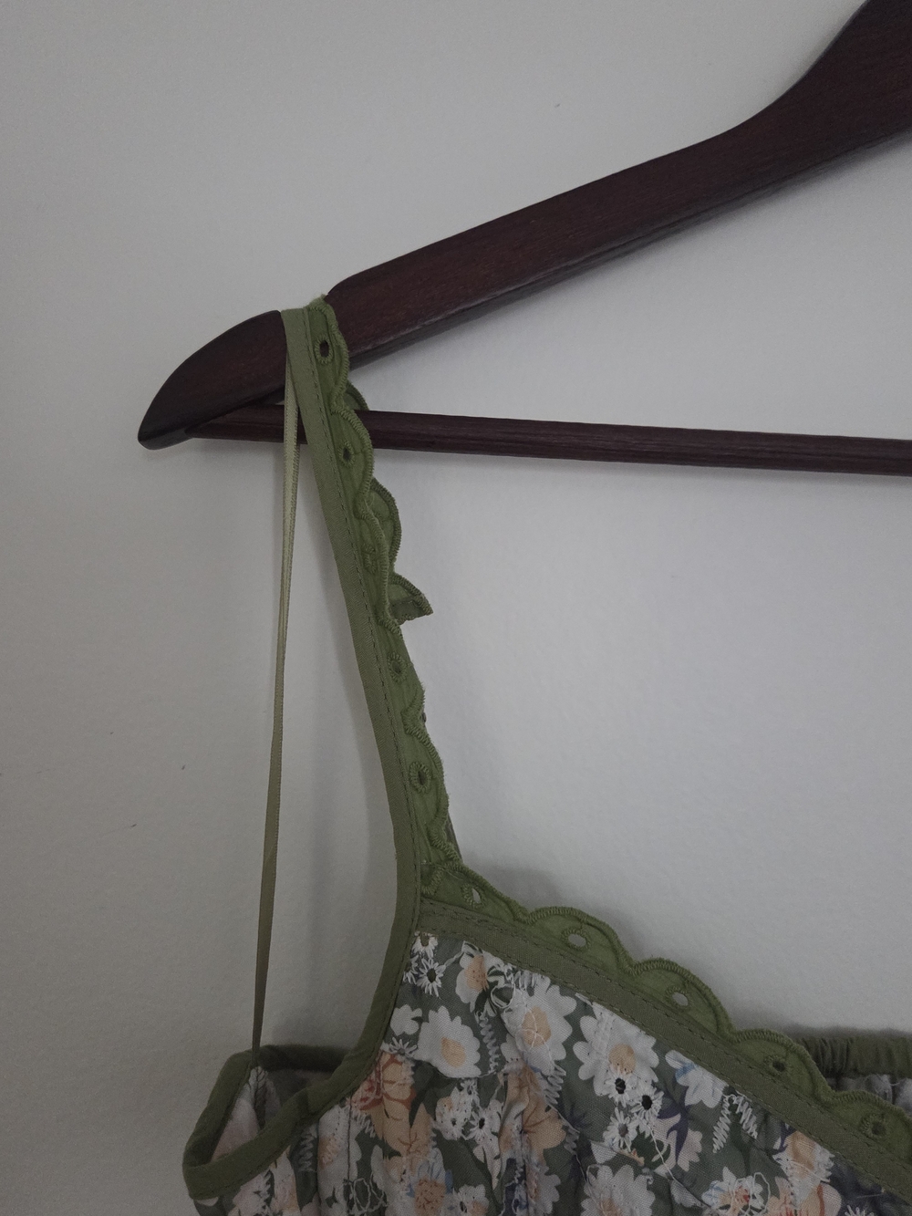 Green Floral Maxi Dress with Lace Trim - Picture 7 of 11
